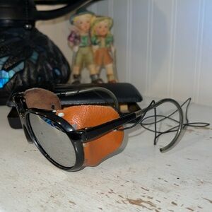 Vintage Style Eyes mountaineering climbing sunglasses leather sides